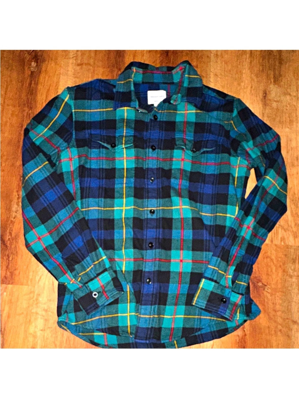 American Eagle Outfitters Green and Navy Plaid Button-Down Shirt